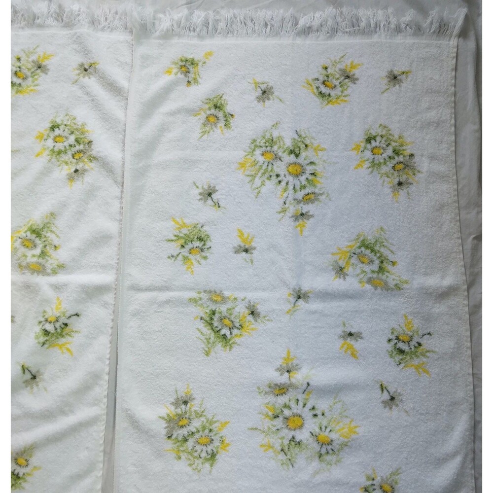 2 Vintage Bath Towel White With Yellow Flowers MCM Fringe Cottagecore USA - Picture 8 of 16